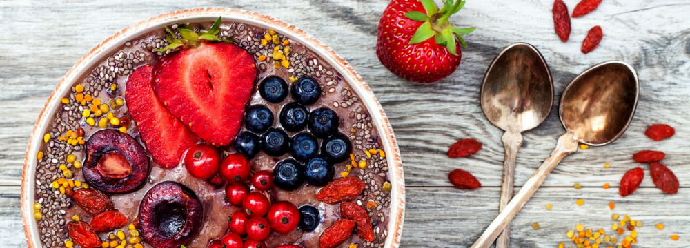Image of a breakfast bowl with goji and blueberries on top concept of berries that are good for eye health | Diamond Vision